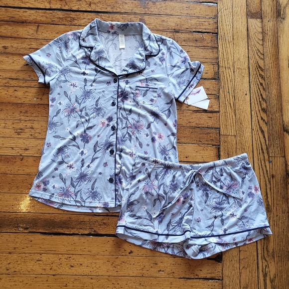 Jessica Simpson 2 Piece Pajama Set Watercolor Floral Print Size Medium - Picture 1 of 8